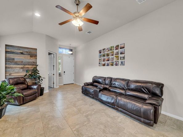 1204 Clearwing CIR, Georgetown TX 78626