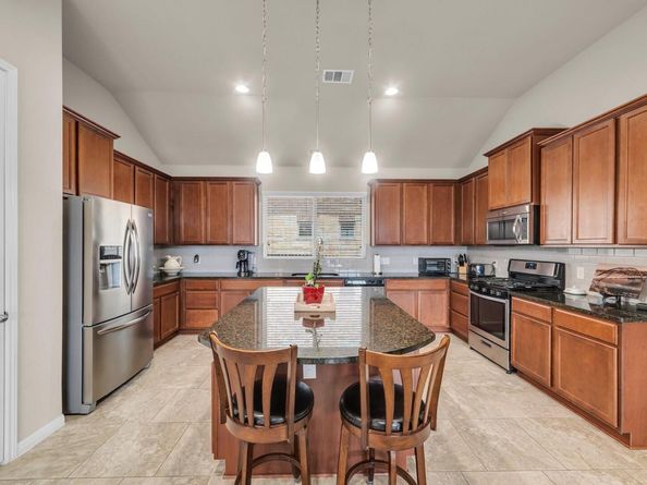 1204 Clearwing CIR, Georgetown TX 78626
