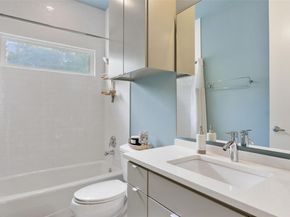 613 W Annie ST A, Austin TX 78704