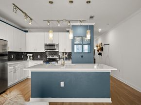 1900 Barton Springs RD 3038, Austin TX 78704