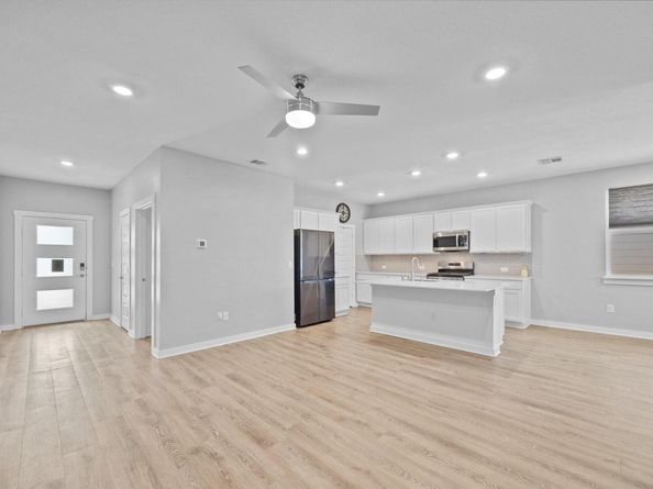 129 Cupreata LN, Leander TX 78641