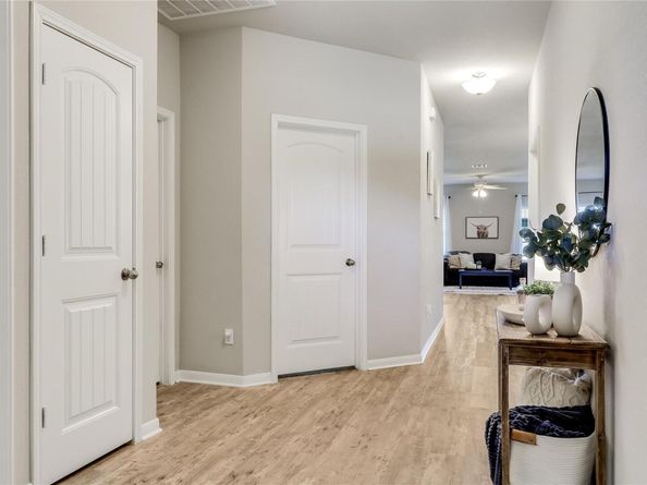 405 Galway Bay LN, Georgetown TX 78626