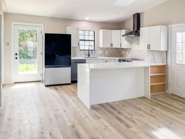 2401 Apple Valley CIR, Austin TX 78747
