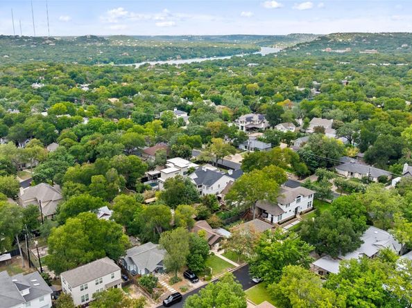 2208 Mountain View RD, Austin TX 78703