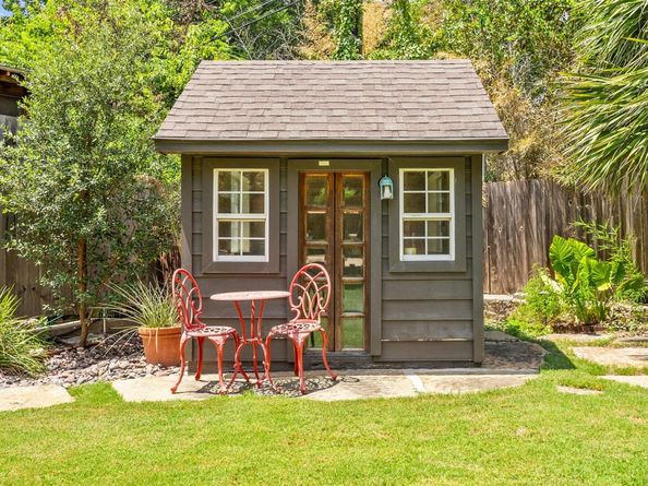 2208 Mountain View RD, Austin TX 78703
