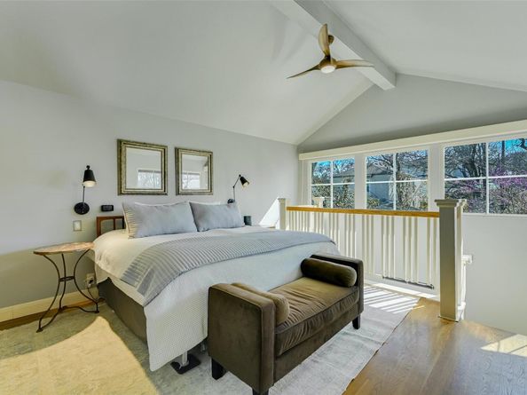 2208 Mountain View RD, Austin TX 78703