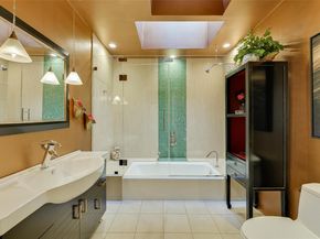 2208 Mountain View RD, Austin TX 78703
