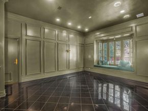 3802 S Versailles Avenue , Dallas Texas 75209