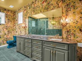 3802 S Versailles Avenue , Dallas Texas 75209