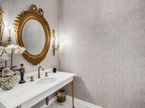 3802 S Versailles Avenue , Dallas Texas 75209