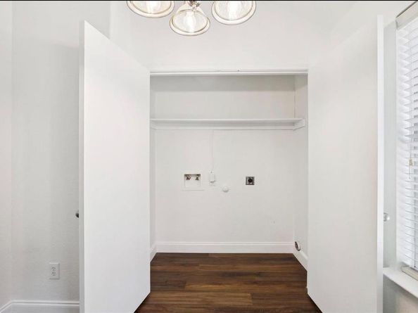 1446  Sax Leigh Drive , Dallas Texas 75241