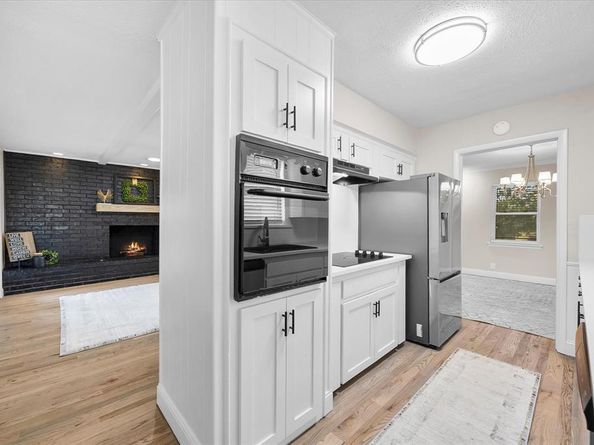 1038  Lakeview Drive , Mesquite Texas 75149