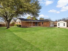 1038  Lakeview Drive , Mesquite Texas 75149