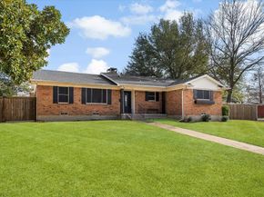 1038  Lakeview Drive , Mesquite Texas 75149