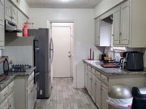 1212  Whispering Circle , Dallas Texas 75241