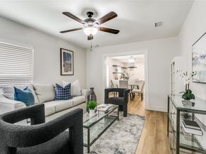 612 E Wall Street , Grapevine Texas 76051