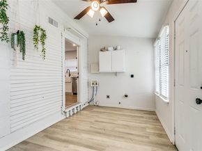 612 E Wall Street , Grapevine Texas 76051