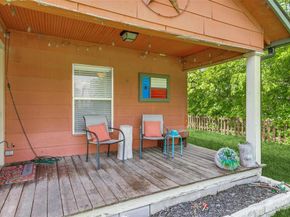 612 E Wall Street , Grapevine Texas 76051