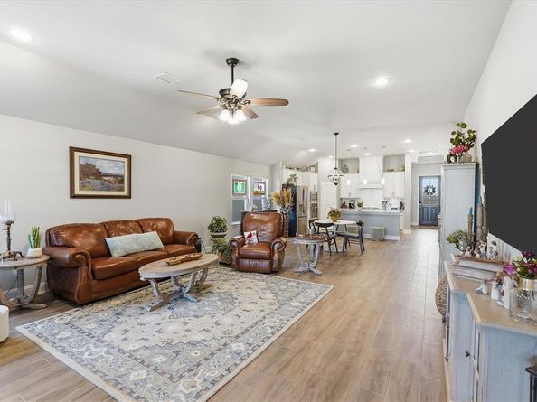 813  Mildren Lane , Fate Texas 75087