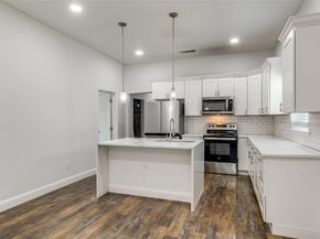 2323  Stoneman Street , Dallas Texas 75215