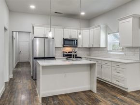 2323  Stoneman Street , Dallas Texas 75215