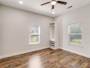 2323  Stoneman Street , Dallas Texas 75215
