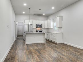 2323  Stoneman Street , Dallas Texas 75215