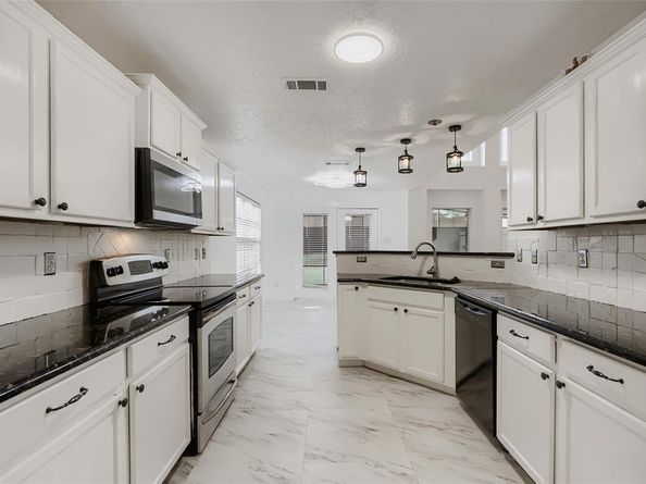 1614  Powder Horn Lane , Arlington Texas 76018