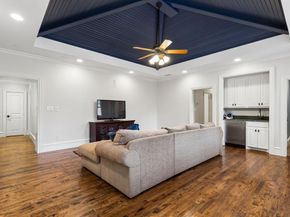 5707  Watson Circle , Dallas Texas 75225