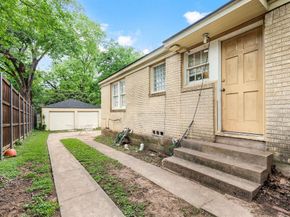 412 N Montreal  , Dallas Texas 75208