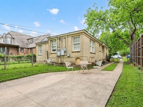412 N Montreal  , Dallas Texas 75208