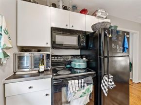 412 N Montreal  , Dallas Texas 75208