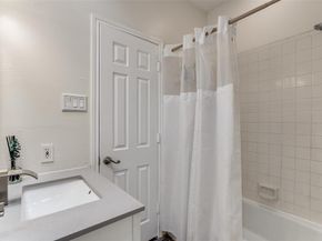 4307  Gilbert Avenue  102, Dallas Texas 75219