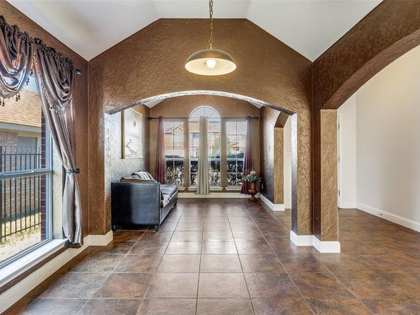 4621  Saint Francis Avenue , Dallas Texas 75227