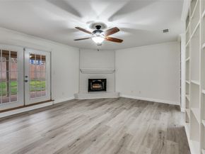 732  Danvers Lane , Mansfield Texas 76063