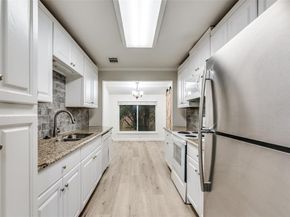 732  Danvers Lane , Mansfield Texas 76063