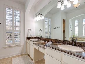 8491  Canyon Crossing , Lantana Texas 76226