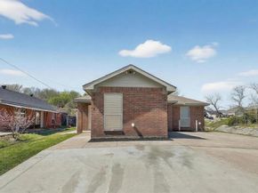 2971  Loving Avenue , Fort Worth Texas 76106