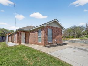 2971  Loving Avenue , Fort Worth Texas 76106