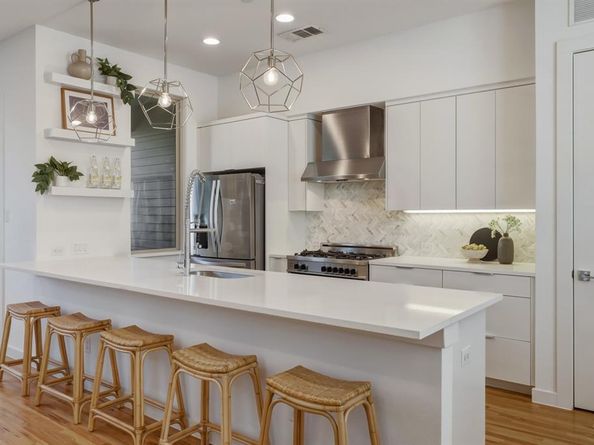 5734  Oram Street  103, Dallas Texas 75206