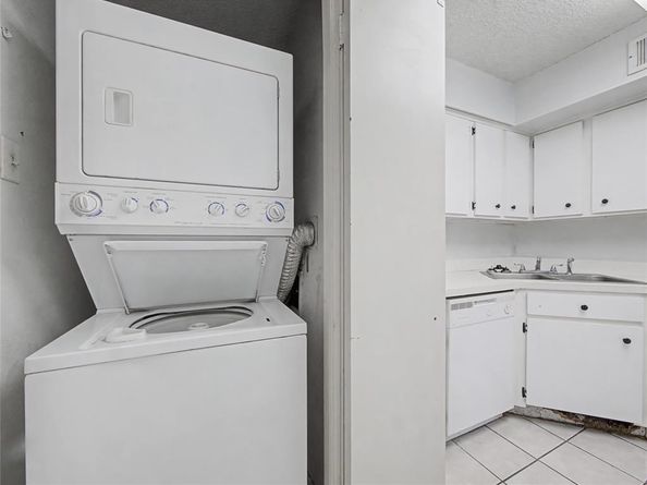 15151  Berry Trail  910, Dallas Texas 75248