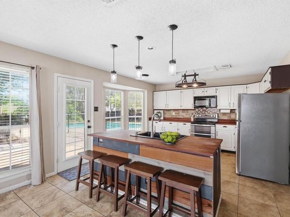 1520  Warwick Drive , Mansfield Texas 76063