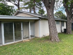 518 W Lovers Lane , Arlington Texas 76010