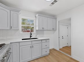 102 S Tillery Avenue , Dallas Texas 75211