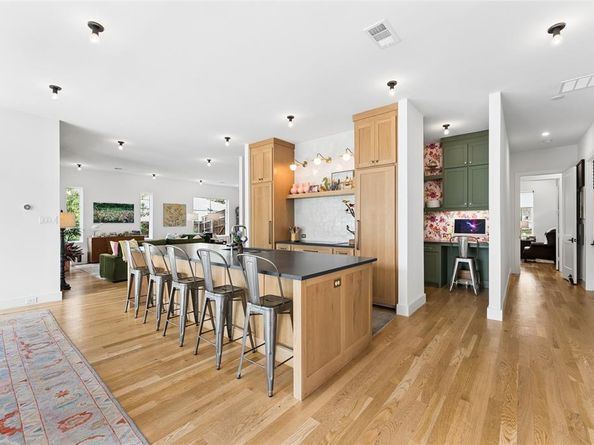 3848  Echo Brook Lane , Dallas Texas 75229