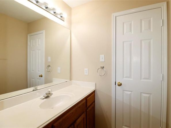 400  Chatham Street , Sunnyvale Texas 75182