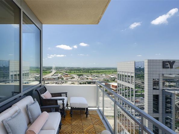 2200  Victory Avenue  2207, Dallas Texas 75219