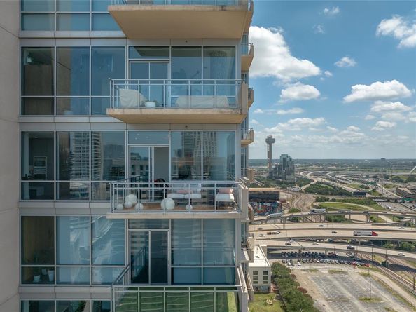 2200  Victory Avenue  2207, Dallas Texas 75219