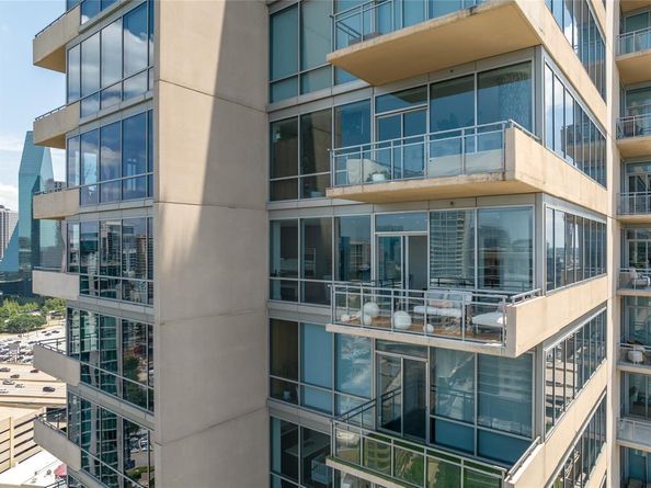 2200  Victory Avenue  2207, Dallas Texas 75219