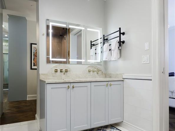 2200  Victory Avenue  2207, Dallas Texas 75219